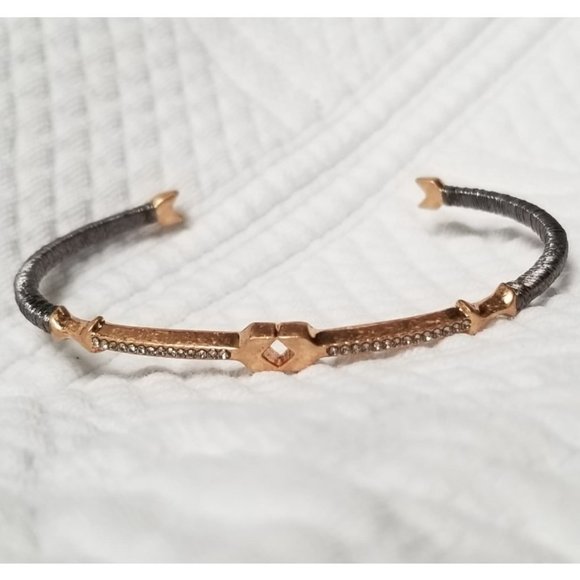 Boutique Arrow Cuff {bracelet}. NWOT - Picture 1 of 3